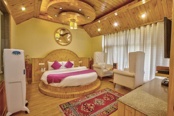 luxury hotel in manali